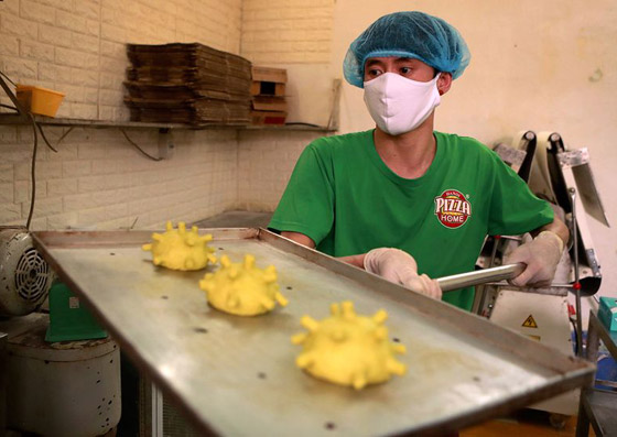 كورونا برغر.. ابتكار فيتنامي لرفع المعنويات في مواجهة الوباء! صورة رقم 12