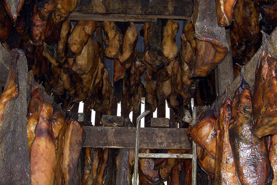 أسماك سامة وفطر قاتل.. إليكم أخطر أطعمة يأكلها البشر في العالم! صورة رقم 7