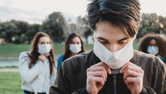 تظن أنها تحميك؟.. 6 ممارسات تجعلك فريسة لكورونا صورة رقم 2