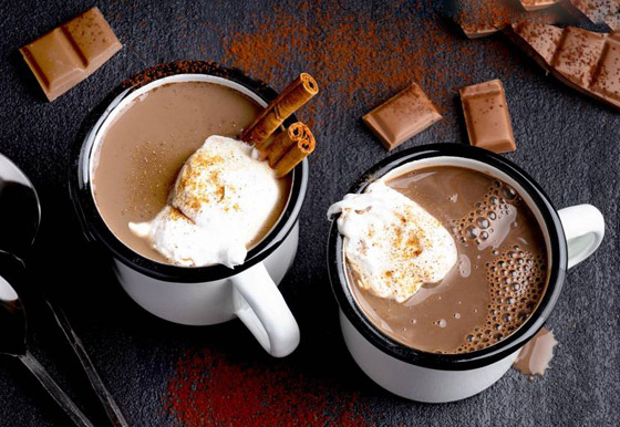 إليكم طريقة تحضير هوت شوكليت بالقرفة اللذيذ بسعرات حرارية أقل صورة رقم 9