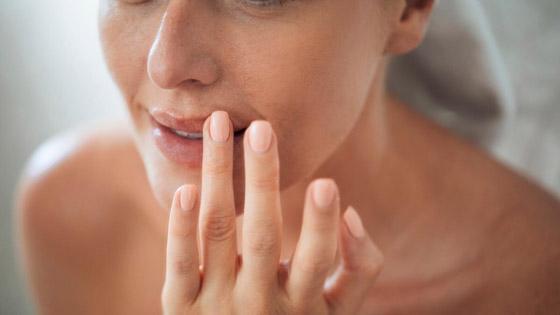 3 وصفات منزلية لعلاج وتفتيح الشفاه صورة رقم 5