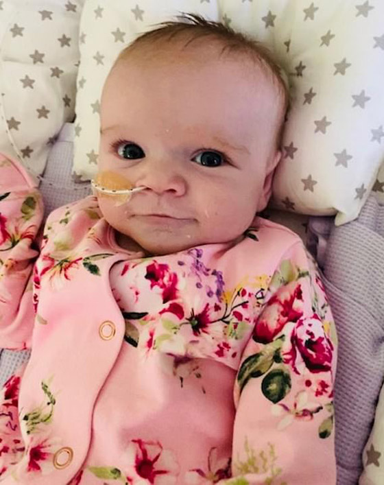 صور موجعة.. رضيعة بريطانية مريضة بالقلب تصاب بفيروس كورونا! صورة رقم 2