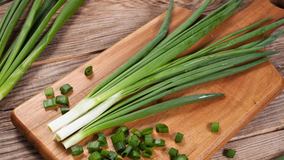 فوائد البصل الأخضر والقيمة الغذائية له صورة رقم 1