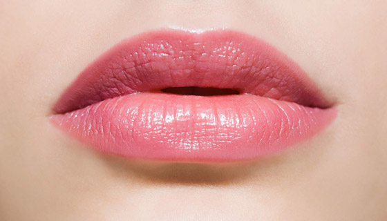 5 خلطات طبيعية سهلة لتوريد الشفايف في المنزل خلال الحجر الصحي صورة رقم 1