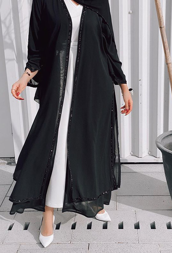 بالصور: موديلات أنيقة متنوعة من العبايات لإطلالتك الرمضانية صورة رقم 3