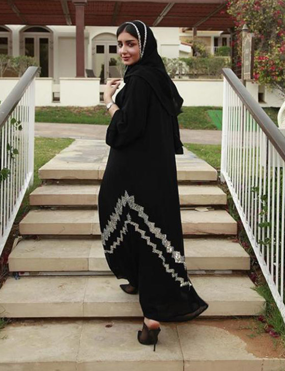 بالصور: موديلات أنيقة متنوعة من العبايات لإطلالتك الرمضانية صورة رقم 5