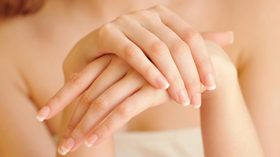 5 نصائح للحفاظ على نعومة اليدين من أضرار المعقمات صورة رقم 2