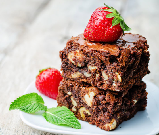 مقرمشة وغنية بالشوكولاتة.. إليكم طريقة تحضير شوكليت كرانش براوني صورة رقم 1