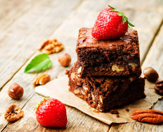 مقرمشة وغنية بالشوكولاتة.. إليكم طريقة تحضير شوكليت كرانش براوني صورة رقم 3