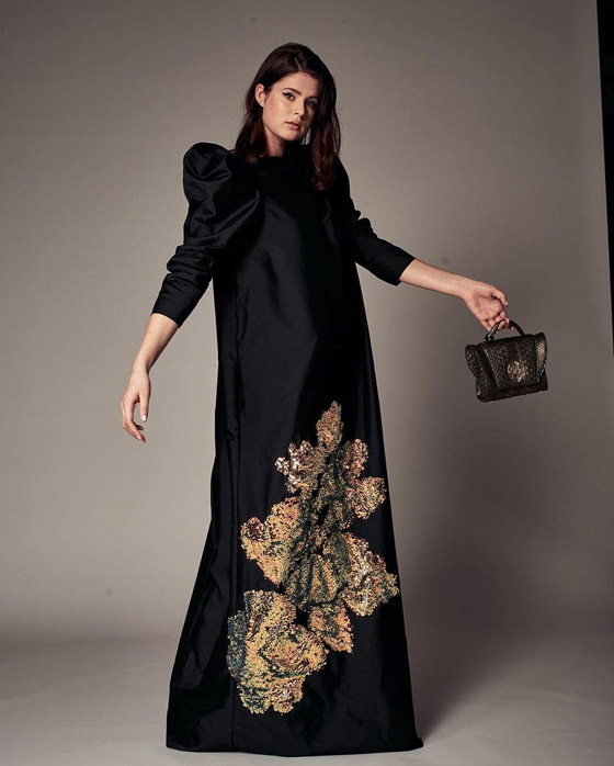 إطلالات رمضانية تمزج البساطة بالأناقة.. من تصميم مصري صورة رقم 1