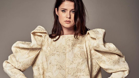 إطلالات رمضانية تمزج البساطة بالأناقة.. من تصميم مصري صورة رقم 4