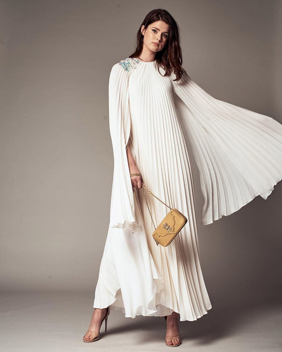 إطلالات رمضانية تمزج البساطة بالأناقة.. من تصميم مصري صورة رقم 6