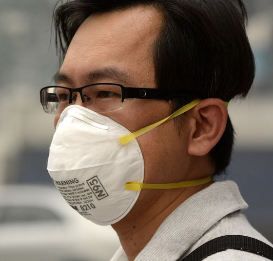 كأن يتدلى على عنقك.. 5 أخطاء عند ارتداء أقنعة الوجه للوقاية من كورونا صورة رقم 3