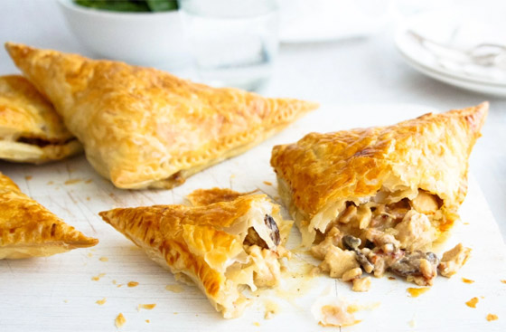 طريقة تحضير سمبوسة الدجاج بالفطر لأشهى المقبلات الرمضانية صورة رقم 13