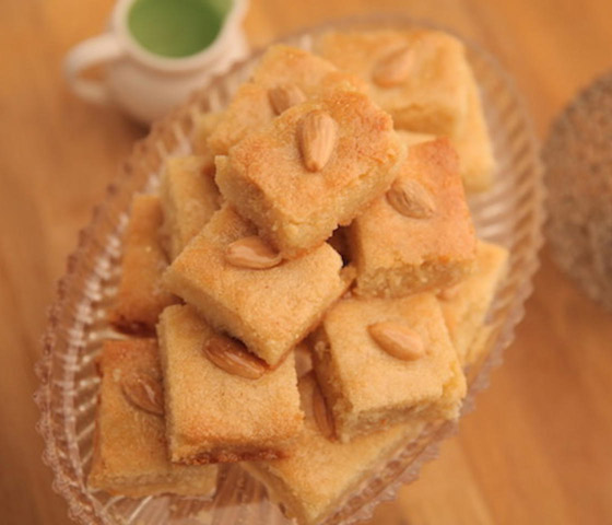 طريقة تحضير بسبوسة اللوز أسرع وأشهى حلويات رمضان 2020 صورة رقم 3 طريقة تحضير بسبوسة اللوز أسرع وأشهى حلويات رمضان 2020 صورة رقم 3