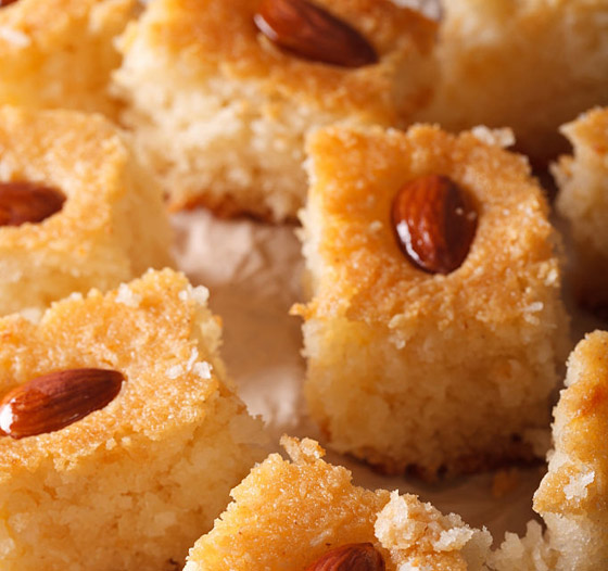 طريقة تحضير بسبوسة اللوز أسرع وأشهى حلويات رمضان 2020 صورة رقم 6 طريقة تحضير بسبوسة اللوز أسرع وأشهى حلويات رمضان 2020 صورة رقم 6