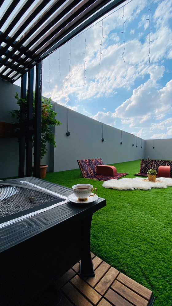 صور وفيديو: كيف حوّل سعوديون سطوح منازلهم الى جلسات فاخرة وبأبسط التكاليف؟ صورة رقم 12