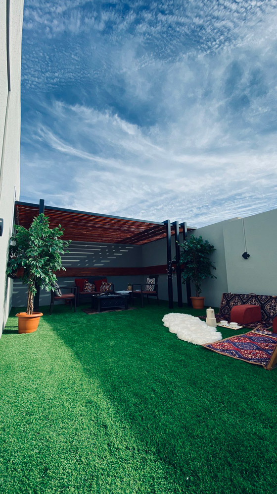 صور وفيديو: كيف حوّل سعوديون سطوح منازلهم الى جلسات فاخرة وبأبسط التكاليف؟ صورة رقم 15