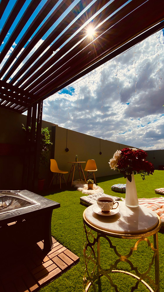 صور وفيديو: كيف حوّل سعوديون سطوح منازلهم الى جلسات فاخرة وبأبسط التكاليف؟ صورة رقم 16