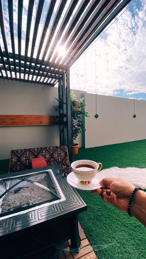 صور وفيديو: كيف حوّل سعوديون سطوح منازلهم الى جلسات فاخرة وبأبسط التكاليف؟ صورة رقم 19