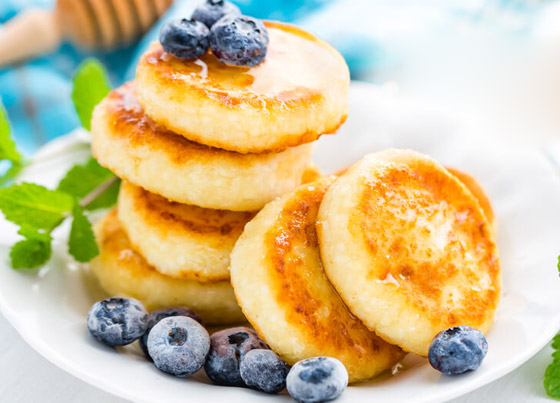 إليكم طريقة عمل بان كيك بالجبنة البيضاء المميزة للسحور صورة رقم 6