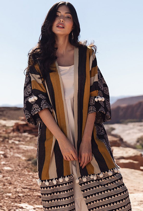 بالصور: موديلات عبايات وجلابيات ملونة موضة 2020 للحجر المنزلي صورة رقم 4 بالصور: موديلات عبايات وجلابيات ملونة موضة 2020 للحجر المنزلي صورة رقم 4