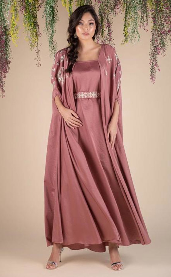 بالصور: موديلات عبايات وجلابيات ملونة موضة 2020 للحجر المنزلي صورة رقم 8 بالصور: موديلات عبايات وجلابيات ملونة موضة 2020 للحجر المنزلي صورة رقم 8