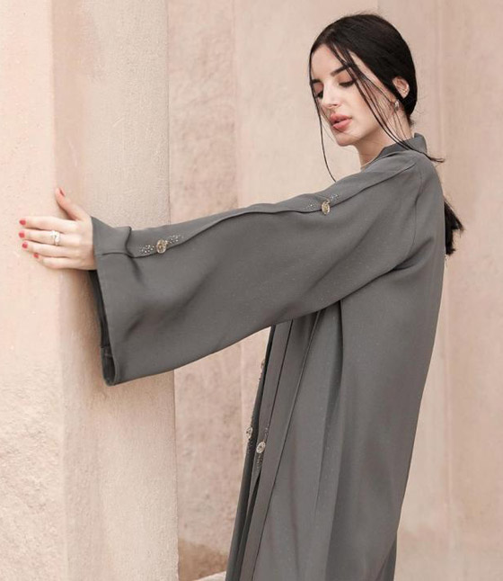 بالصور: موديلات عبايات وجلابيات ملونة موضة 2020 للحجر المنزلي صورة رقم 10 بالصور: موديلات عبايات وجلابيات ملونة موضة 2020 للحجر المنزلي صورة رقم 10