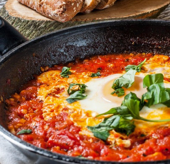 إليكم طريقة تحضير شكشوكة بالسبانخ الشهية للسحور في رمضان صورة رقم 1