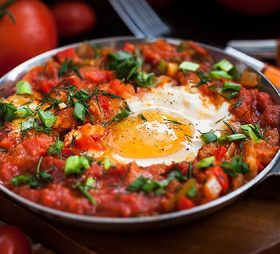 إليكم طريقة تحضير شكشوكة بالسبانخ الشهية للسحور في رمضان صورة رقم 2