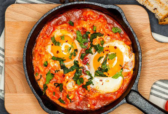 إليكم طريقة تحضير شكشوكة بالسبانخ الشهية للسحور في رمضان صورة رقم 4