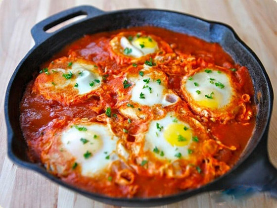 إليكم طريقة تحضير شكشوكة بالسبانخ الشهية للسحور في رمضان صورة رقم 7