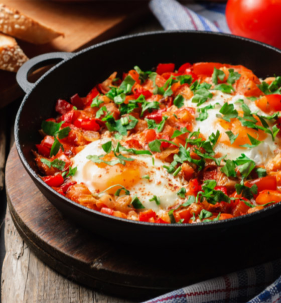 إليكم طريقة تحضير شكشوكة بالسبانخ الشهية للسحور في رمضان صورة رقم 9