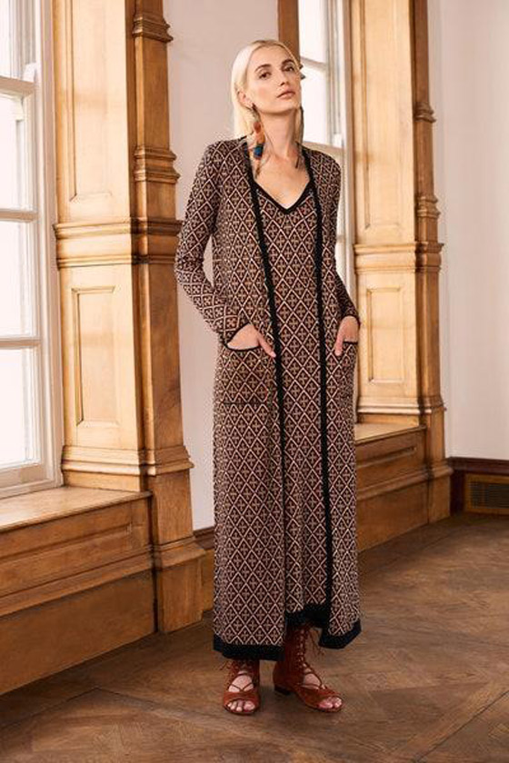 صور: أبرز صيحات القفاطين الرائجة لرمضان 2020 من أهم الدور العالمية صورة رقم 9 صور: أبرز صيحات القفاطين الرائجة لرمضان 2020 من أهم الدور العالمية صورة رقم 9