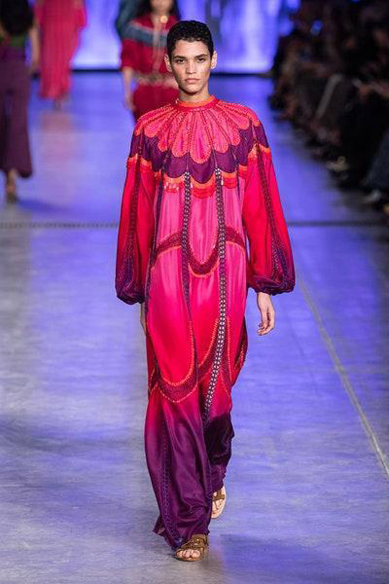 صور: أبرز صيحات القفاطين الرائجة لرمضان 2020 من أهم الدور العالمية صورة رقم 10 صور: أبرز صيحات القفاطين الرائجة لرمضان 2020 من أهم الدور العالمية صورة رقم 10