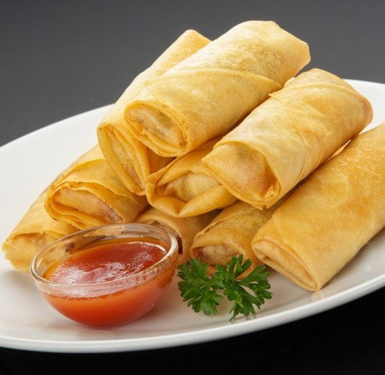 إليكم طريقة تحضير سبرينغ رول بالدجاج بالطعم الشهي والطيب صورة رقم 1