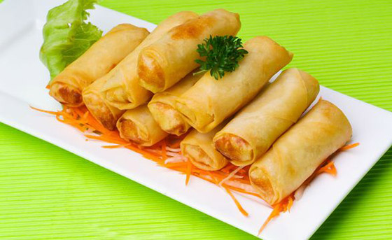 إليكم طريقة تحضير سبرينغ رول بالدجاج بالطعم الشهي والطيب صورة رقم 5