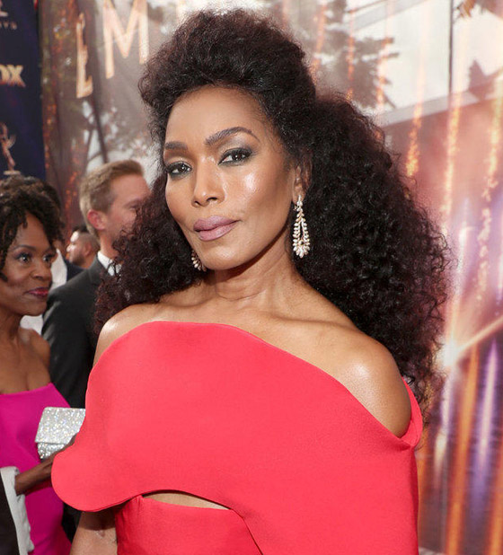 صور: تسريحات شعر ناعمة سهلة من النجمات.. مثالية لجلسات رمضان صورة رقم 3 صور: تسريحات شعر ناعمة سهلة من النجمات.. مثالية لجلسات رمضان صورة رقم 3