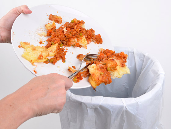 لا ترم أموالك في القمامة! 7 نصائح لمنع إهدار الطعام في شهر رمضان صورة رقم 5