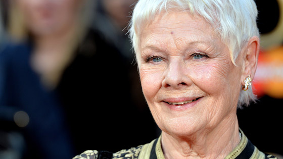 من قال ان العمر يهزم الجمال؟ ممثلة في الـ86 نجمة غلاف مجلة فوغ العالمية صورة رقم 5