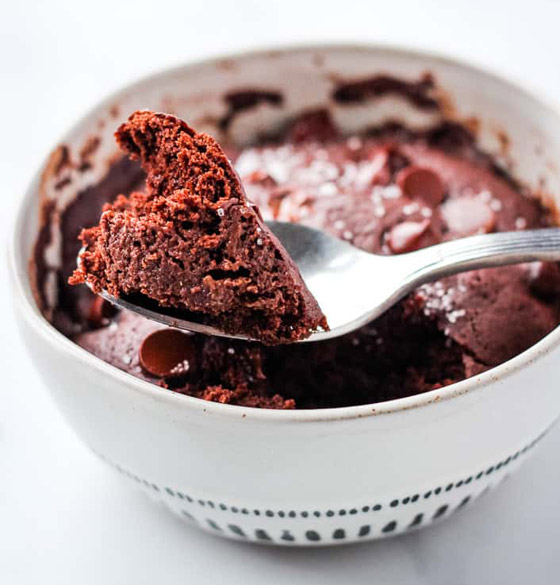 إليكم طريقة تحضير البراوني في كوب صغير وخلال 15 دقيقة فقط صورة رقم 5