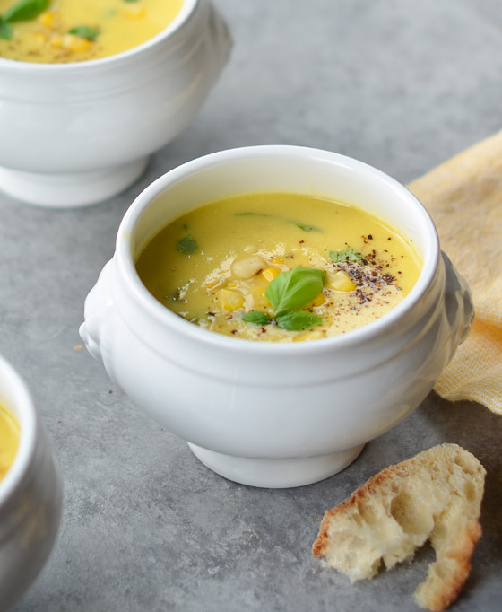 إليكم طريقة تحضير شوربة ذرة بالأعشاب الشهية والمميزة صورة رقم 2