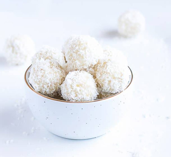 حلوى الرافاييلو وكرات جوز الهند في المنزل: وصفة سهلة ومكونات بسيطة صورة رقم 4