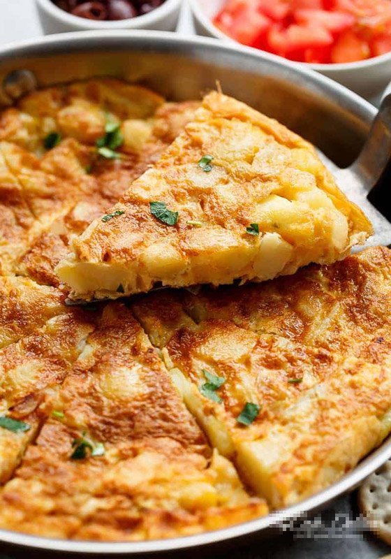 إليكم طريقة تحضير عجة بالبقدونس مشوية وصحية للسحور صورة رقم 3 إليكم طريقة تحضير عجة بالبقدونس مشوية وصحية للسحور صورة رقم 3