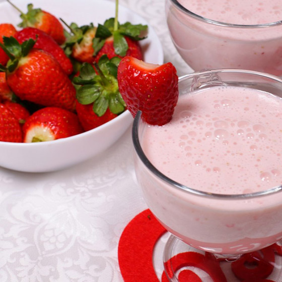 إليكم طريقة تحضير شراب الفراولة وماء الزهر الصحي واللذيذ صورة رقم 4 إليكم طريقة تحضير شراب الفراولة وماء الزهر الصحي واللذيذ صورة رقم 4