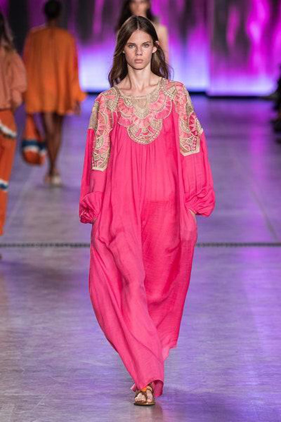 بالصور: قفاطين فاخرة من منصات العروض لإطلالة عيد الفطر 2020 صورة رقم 7