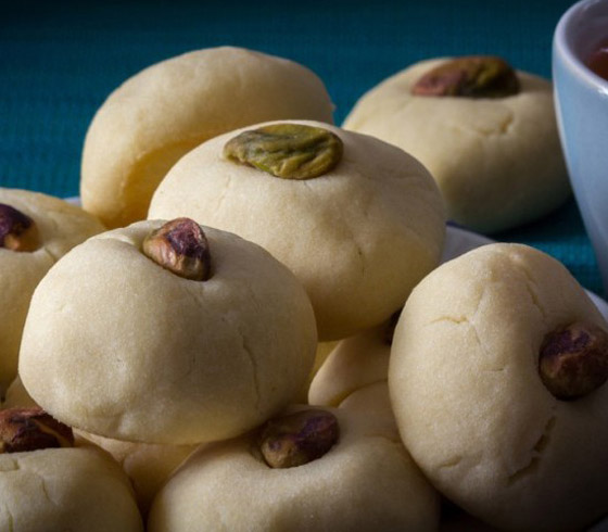 غريبة شهية وهشة بثلاث مكونات فقط لضيافة عيد الفطر صورة رقم 2