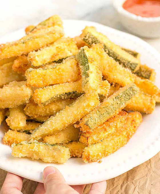 لمقبلات لذيذة.. إليكم طريقة تحضير أصابع الكوسا المقرمشة السهلة صورة رقم 6