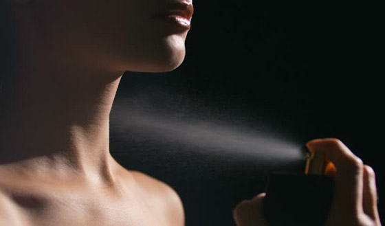 لبقاء رائحة العطر.. إليكم خطوات بسيطة ونصائح لعطر أخاذ يدوم طويلا! صورة رقم 8