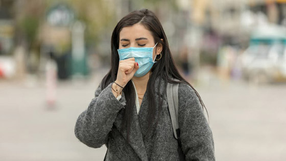 الصحة العالمية: هذه السلوكيات ضارة أثناء وضع الكمامة صورة رقم 2